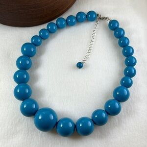 Turquoise color bead necklace